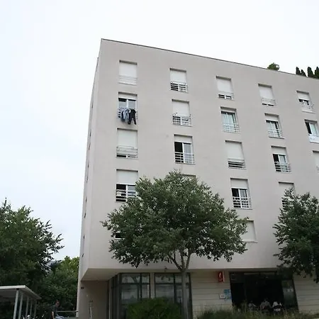 Dg With Parking Garage Split