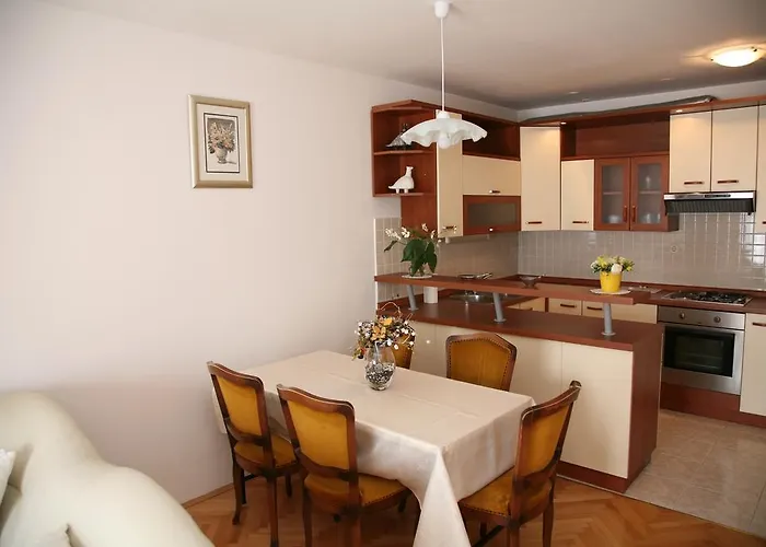 Appartement Dg With Parking Garage