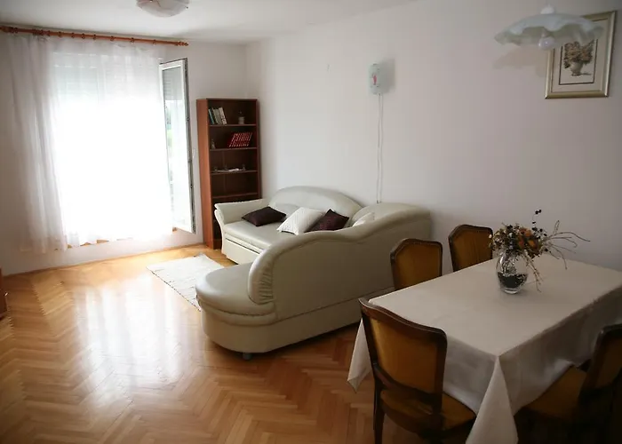 Appartement Dg With Parking Garage