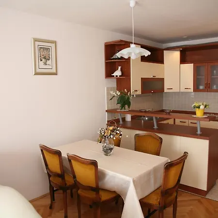 Appartement Dg With Parking Garage