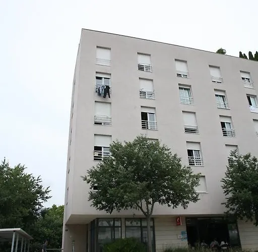 Dg With Parking Garage Σπλιτ